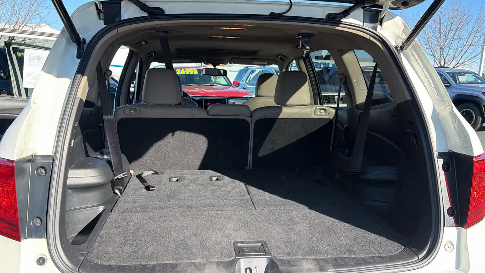 Thumbnail: 2017 Honda Pilot - 27