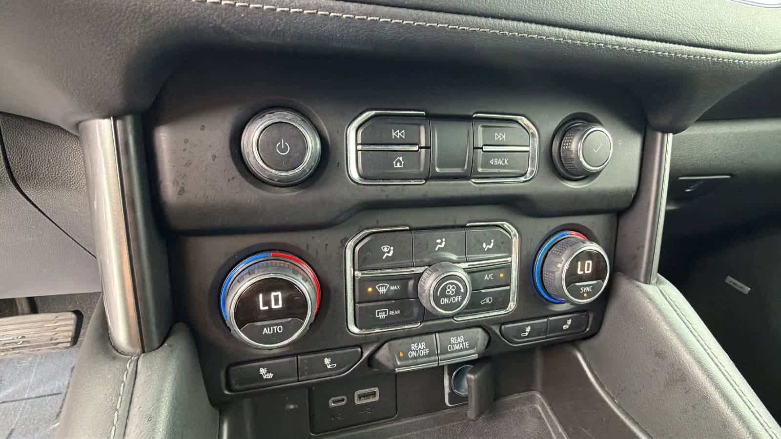 Thumbnail: 2021 Chevrolet Tahoe - 14