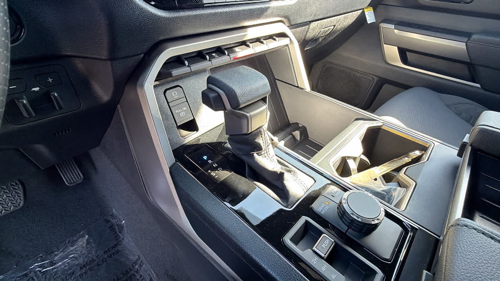 2026 Toyota Tundra SR5 - Photo 13
