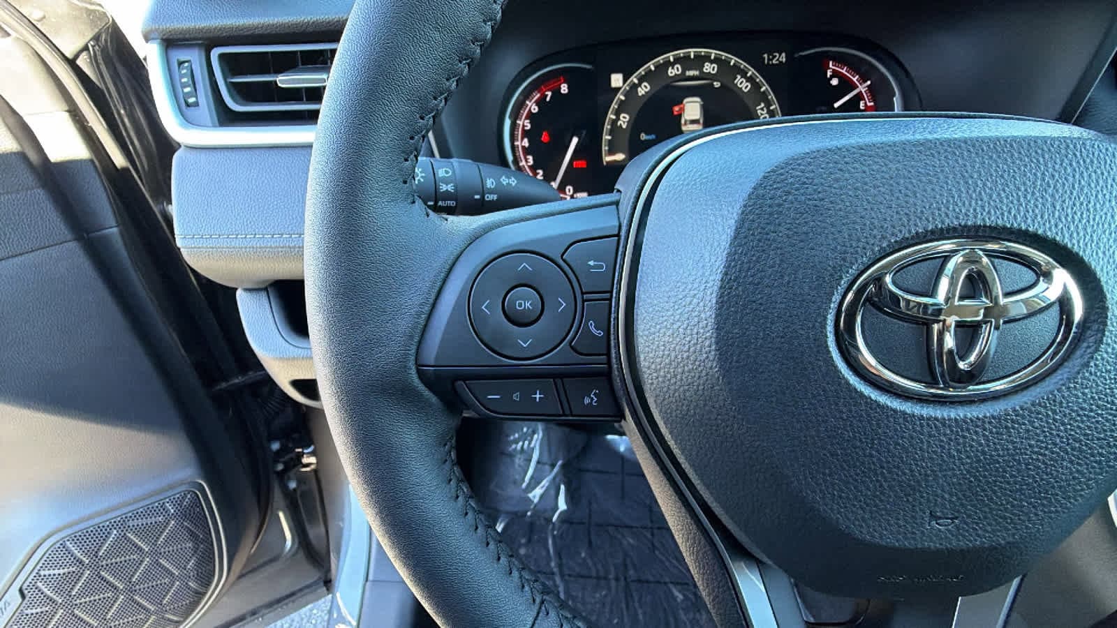 Thumbnail: 2025 Toyota RAV4 - 19