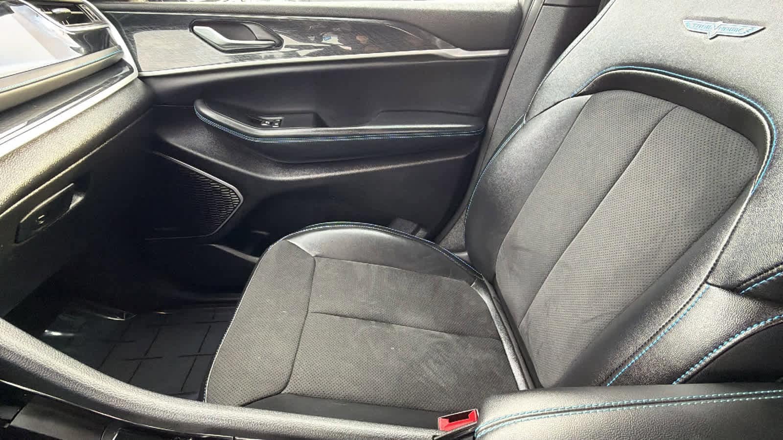 Thumbnail: 2022 Jeep Grand Cherokee - 12