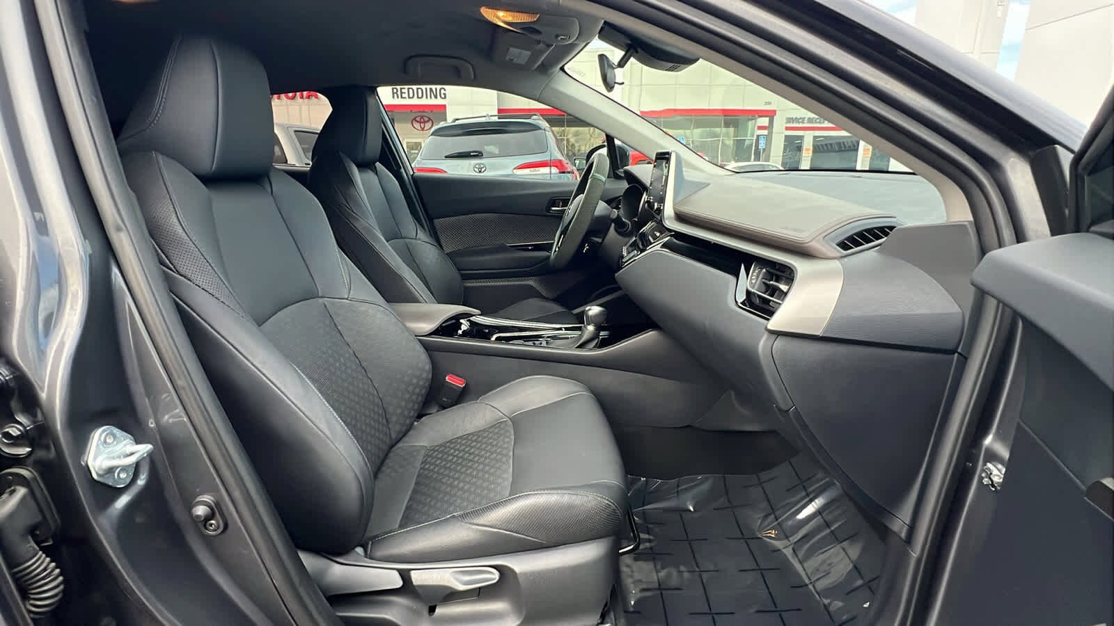 Thumbnail: 2022 Toyota C-HR - 14