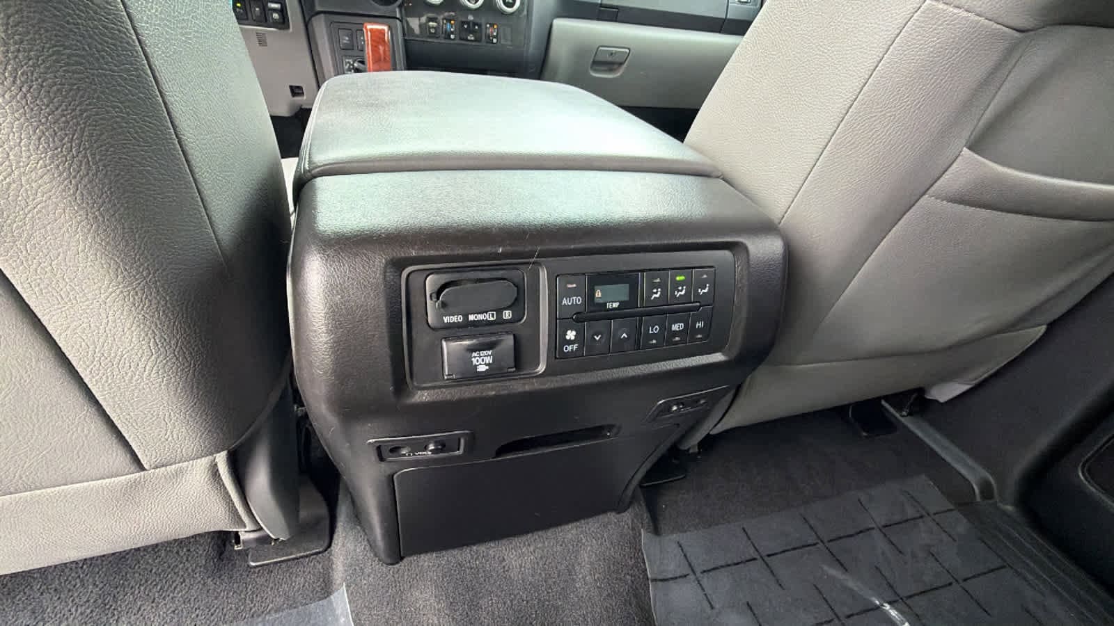 Thumbnail: 2019 Toyota Sequoia - 25