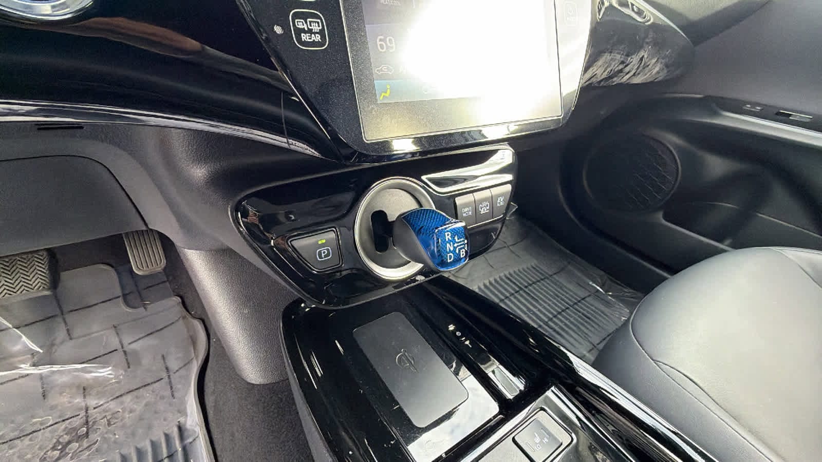 Thumbnail: 2022 Toyota Prius Prime - 13