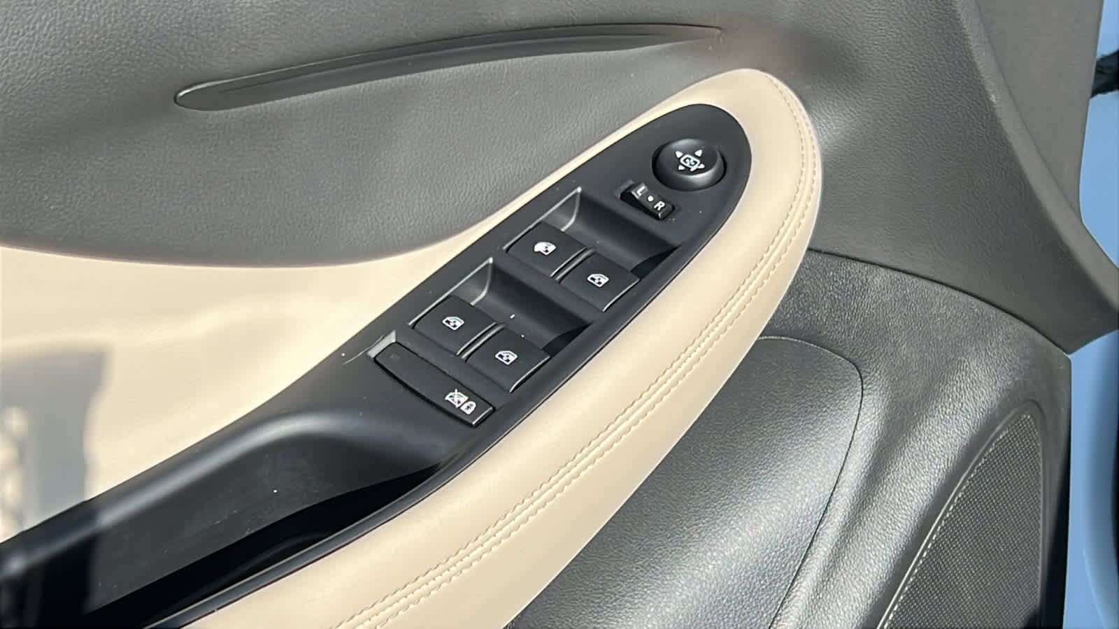 Thumbnail: 2017 Buick Envision - 22