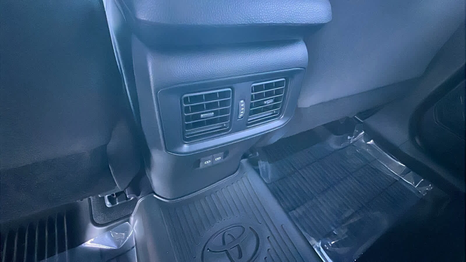 Thumbnail: 2025 Toyota RAV4 - 25