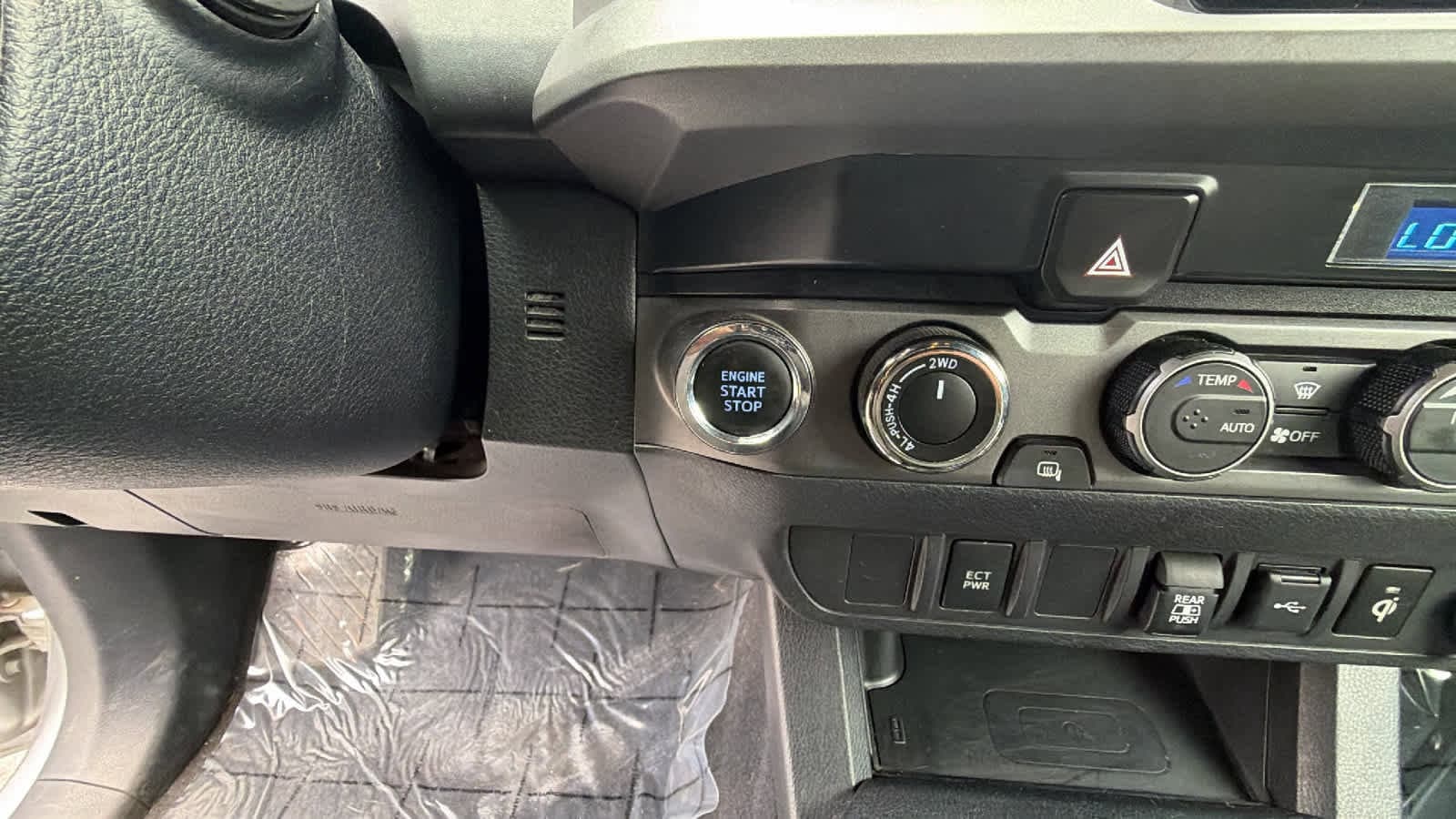 Thumbnail: 2022 Toyota Tacoma - 17