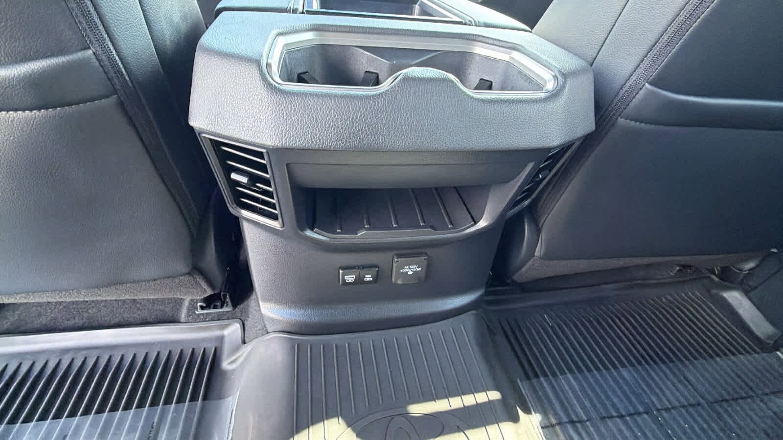 2025 Toyota Tundra Limited - Photo 25