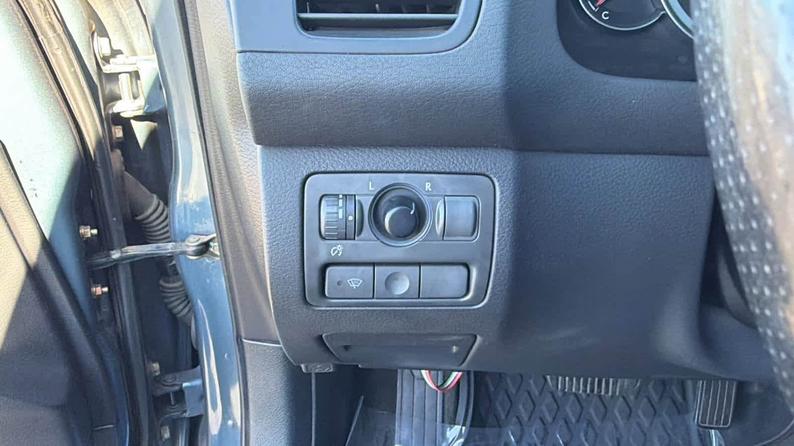 Thumbnail: 2005 Subaru Outback - 16