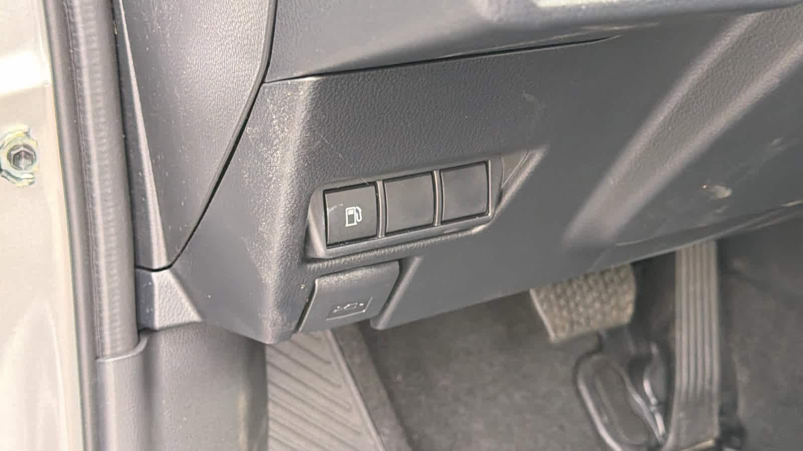 Thumbnail: 2024 Toyota Prius - 33