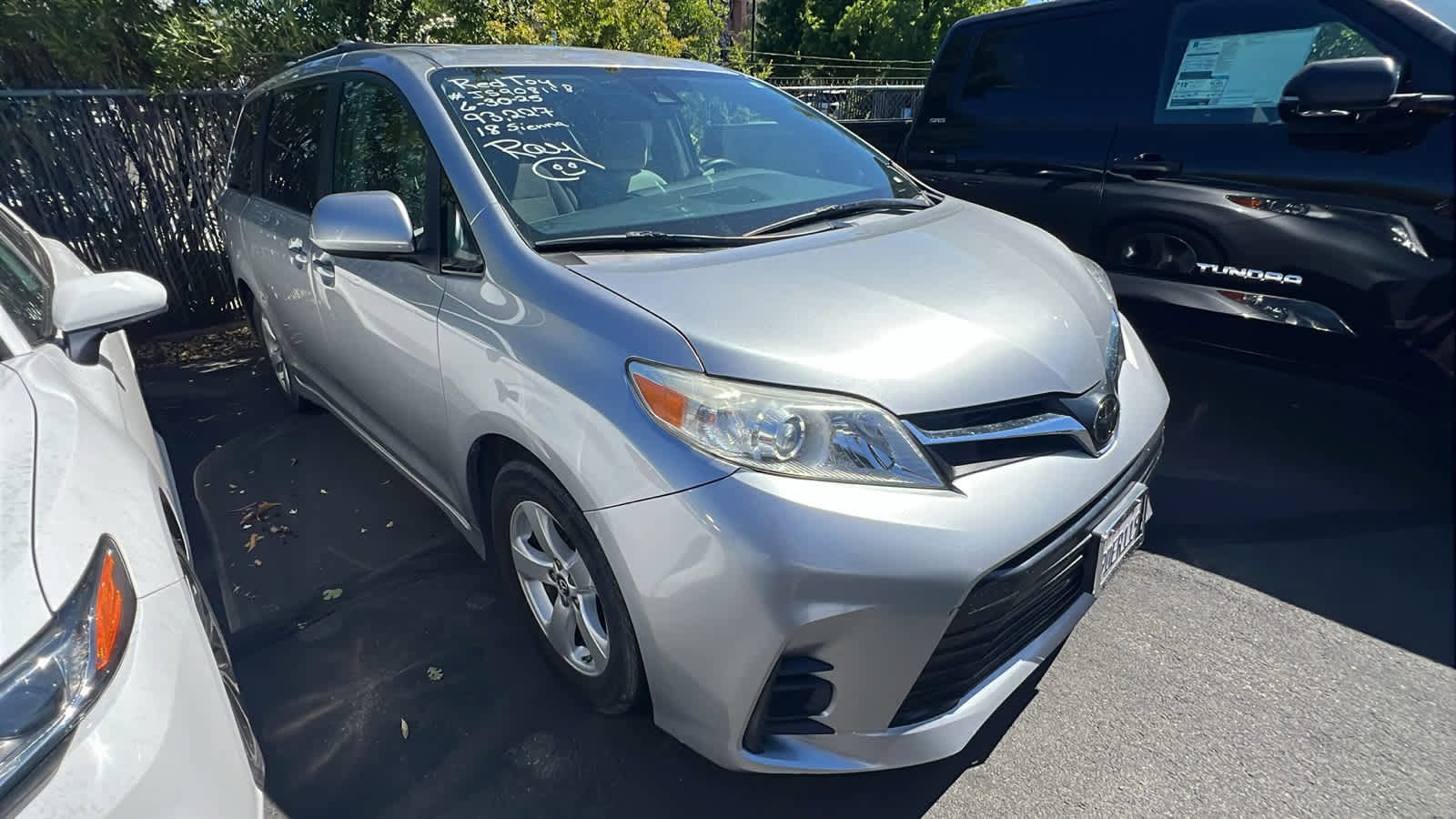 Thumbnail: 2018 Toyota Sienna - 2
