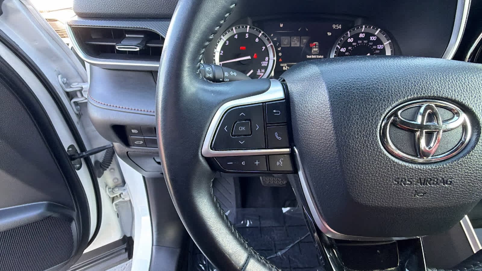 Thumbnail: 2022 Toyota Highlander - 19