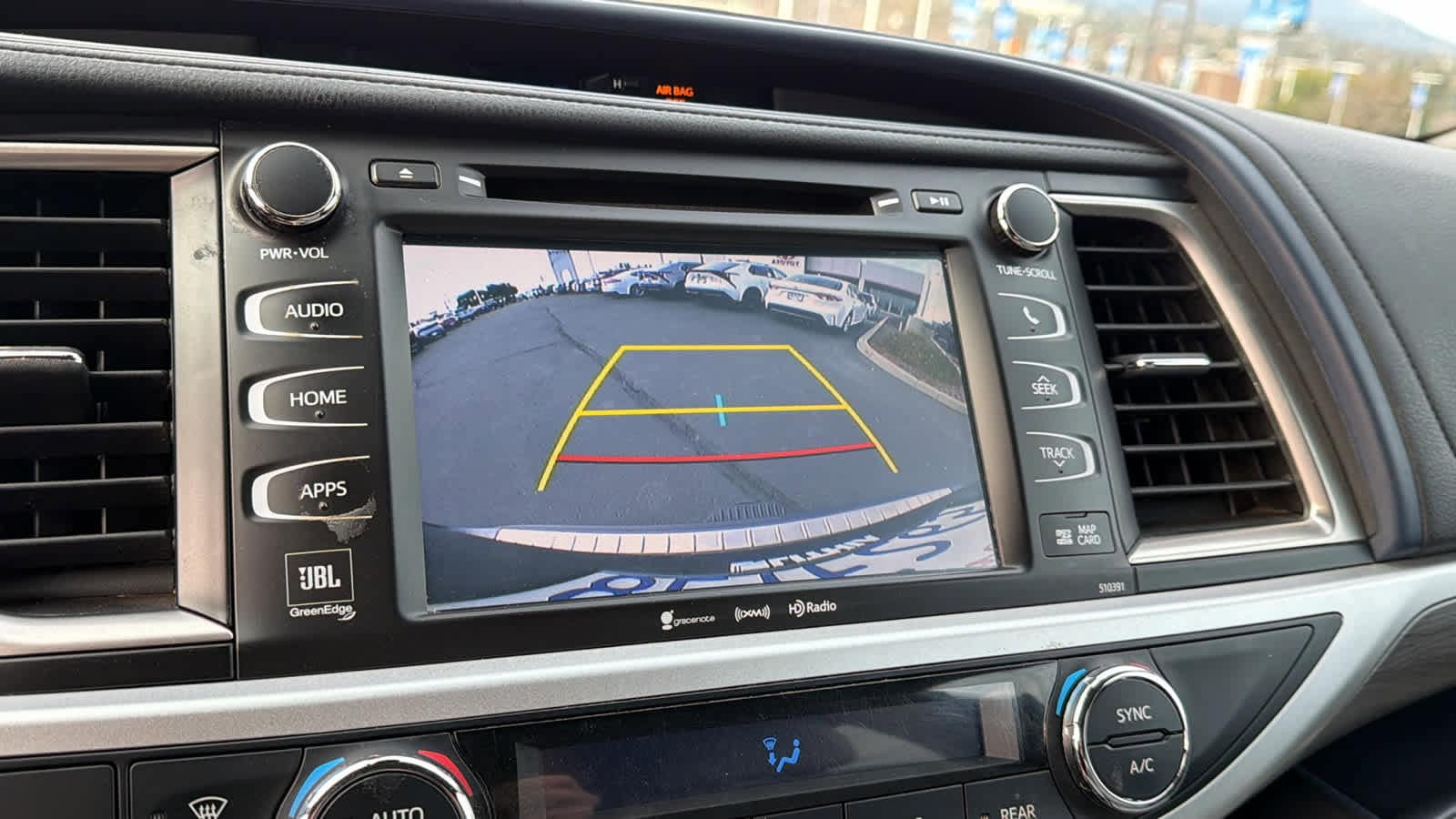 Thumbnail: 2019 Toyota Highlander - 16