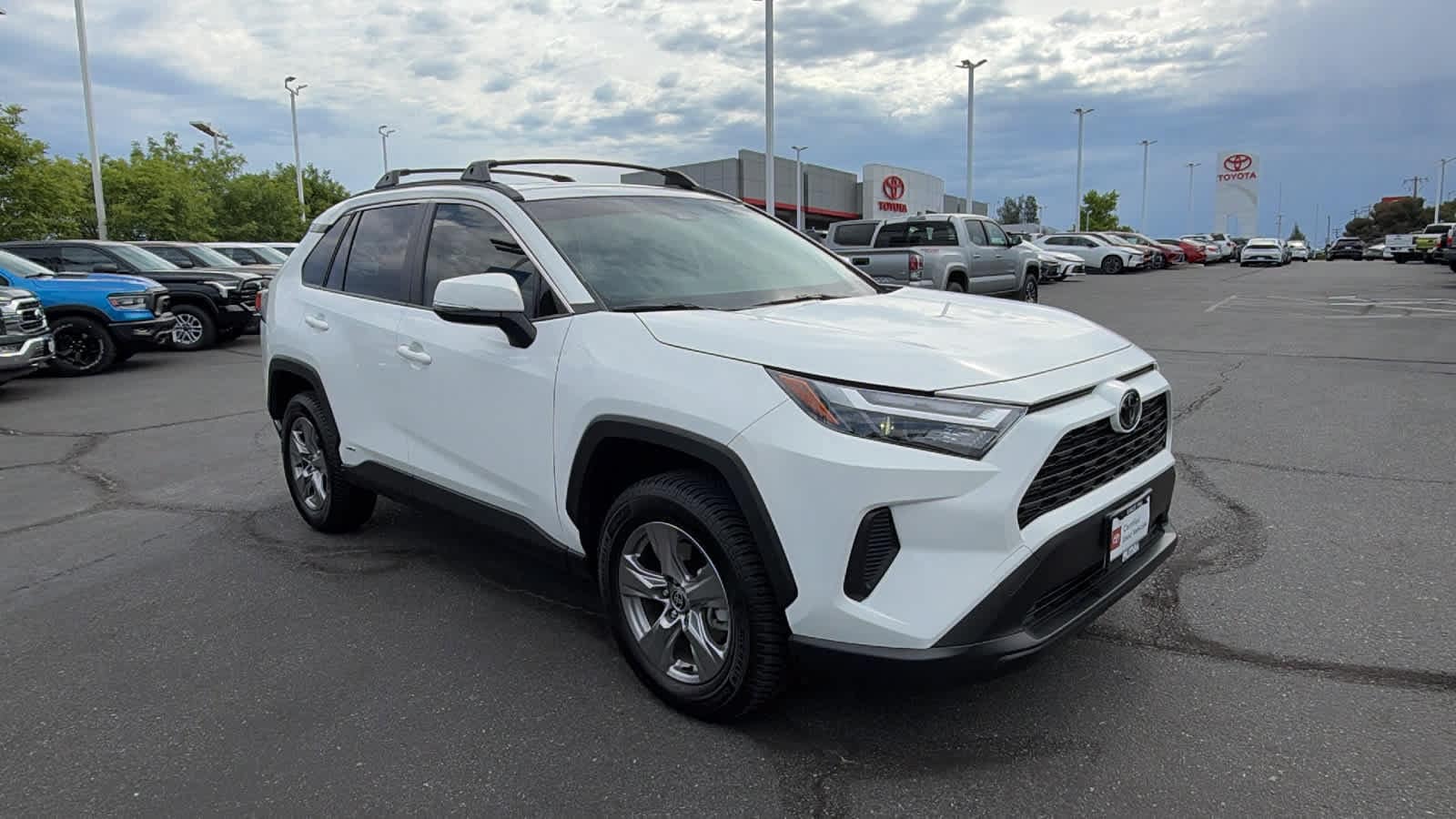 Thumbnail: 2025 Toyota RAV4 - 3