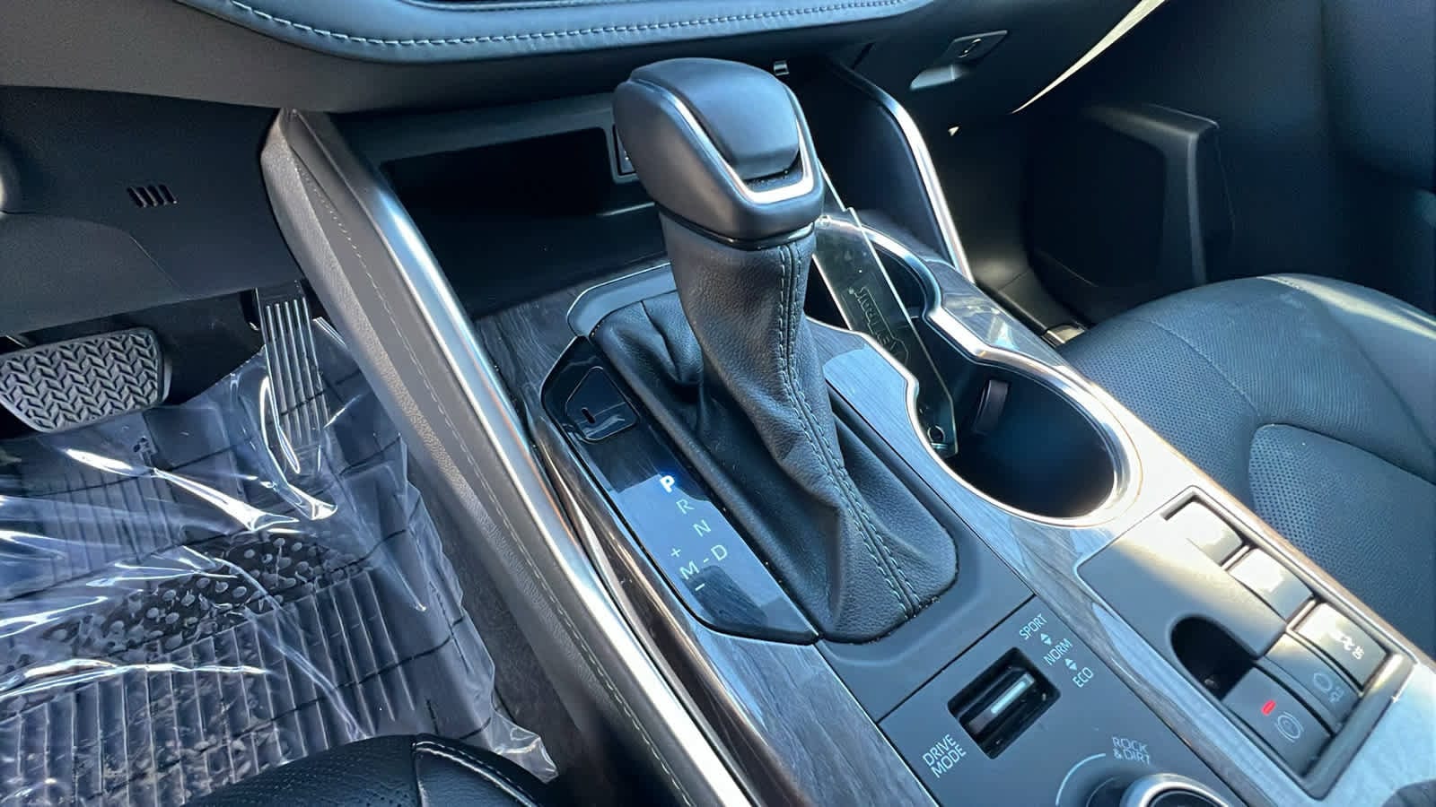 Thumbnail: 2023 Toyota Highlander - 13