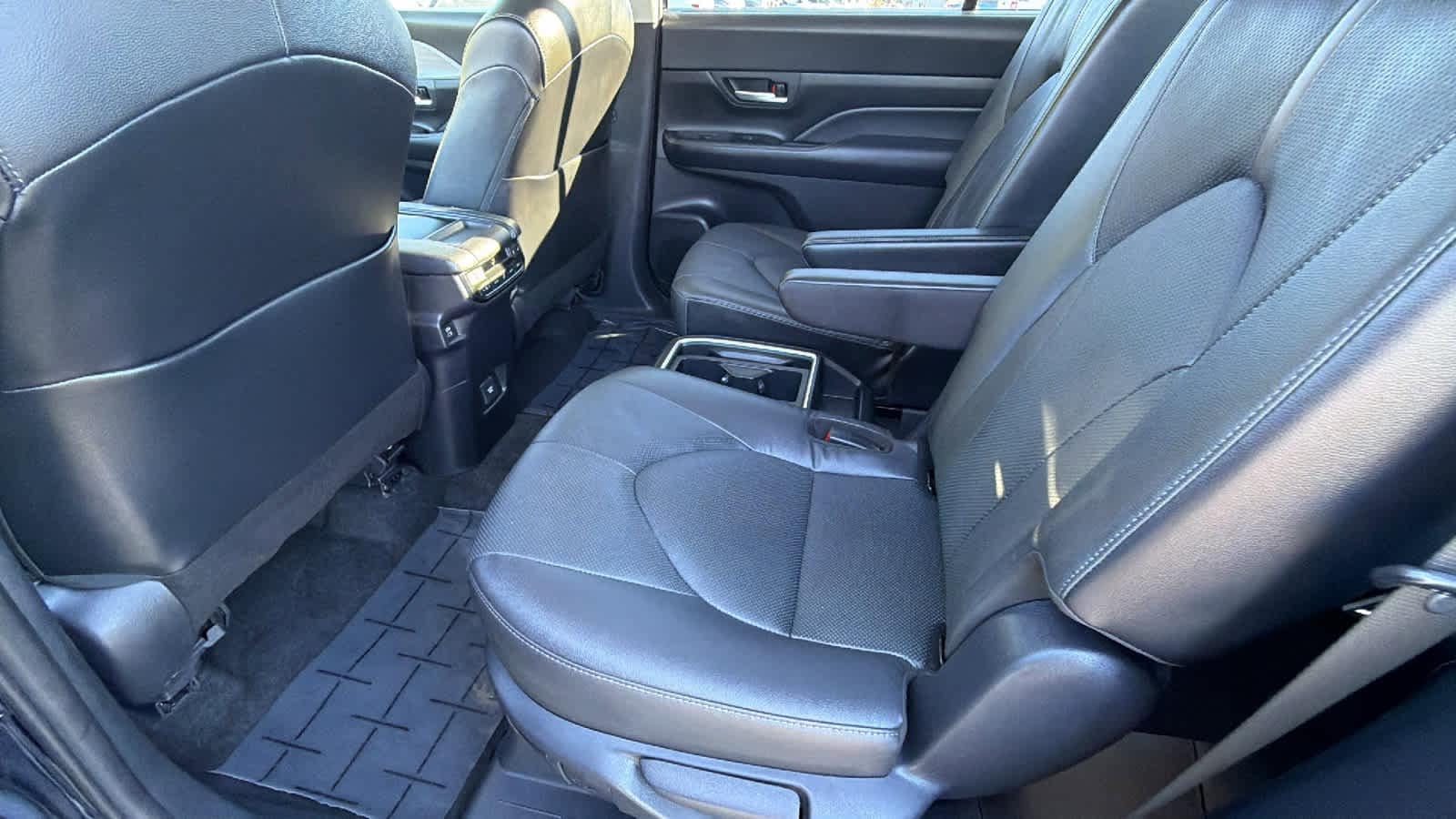 Thumbnail: 2024 Toyota Grand Highlander - 24