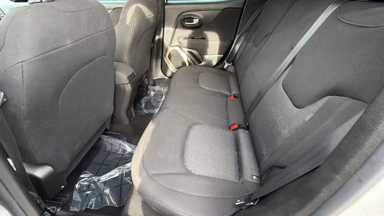 Thumbnail: 2017 Jeep Renegade - 24