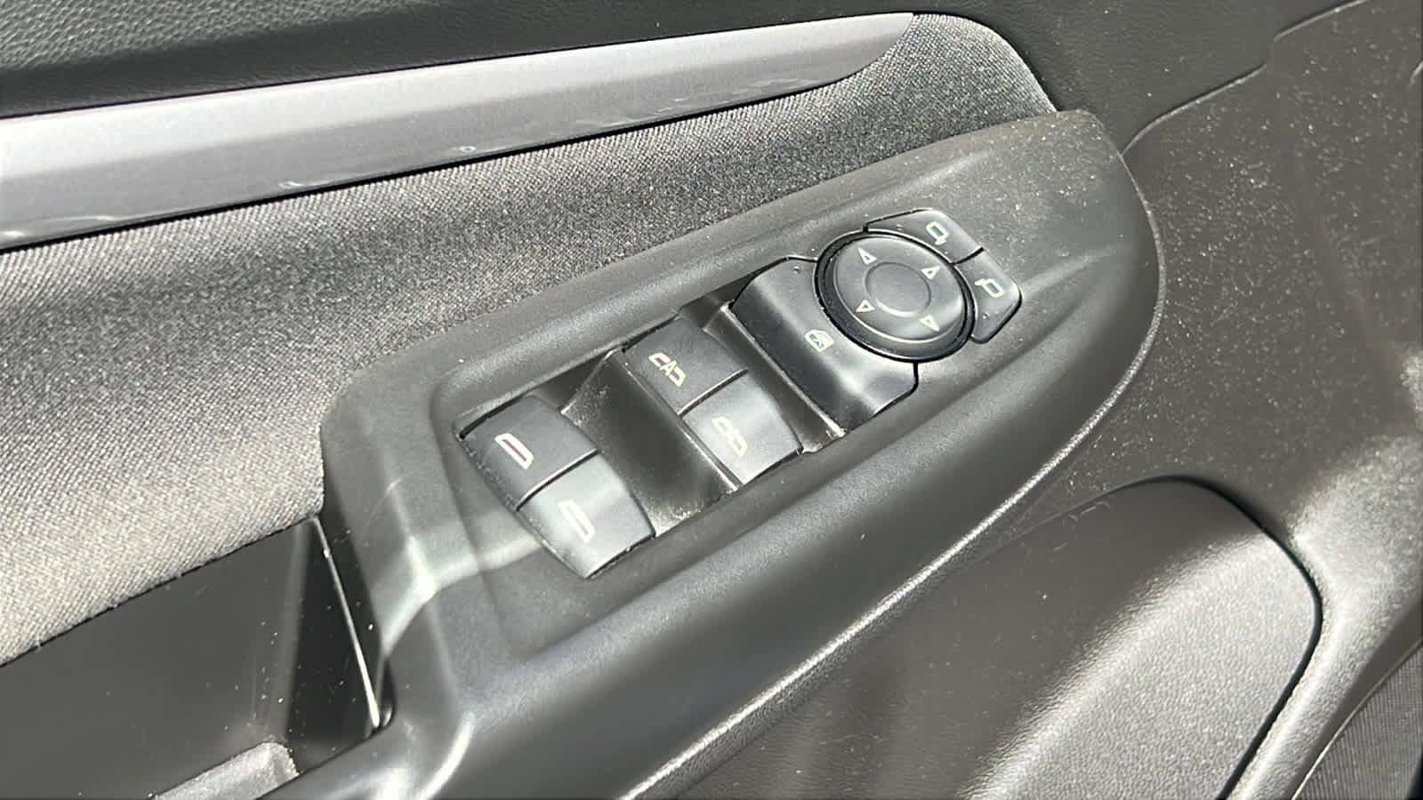 Thumbnail: 2022 Chevrolet Bolt EUV - 22