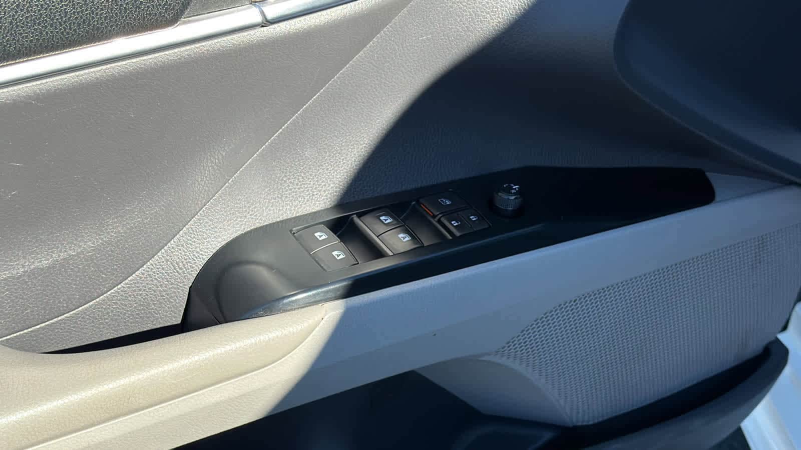 Thumbnail: 2018 Toyota Camry - 22