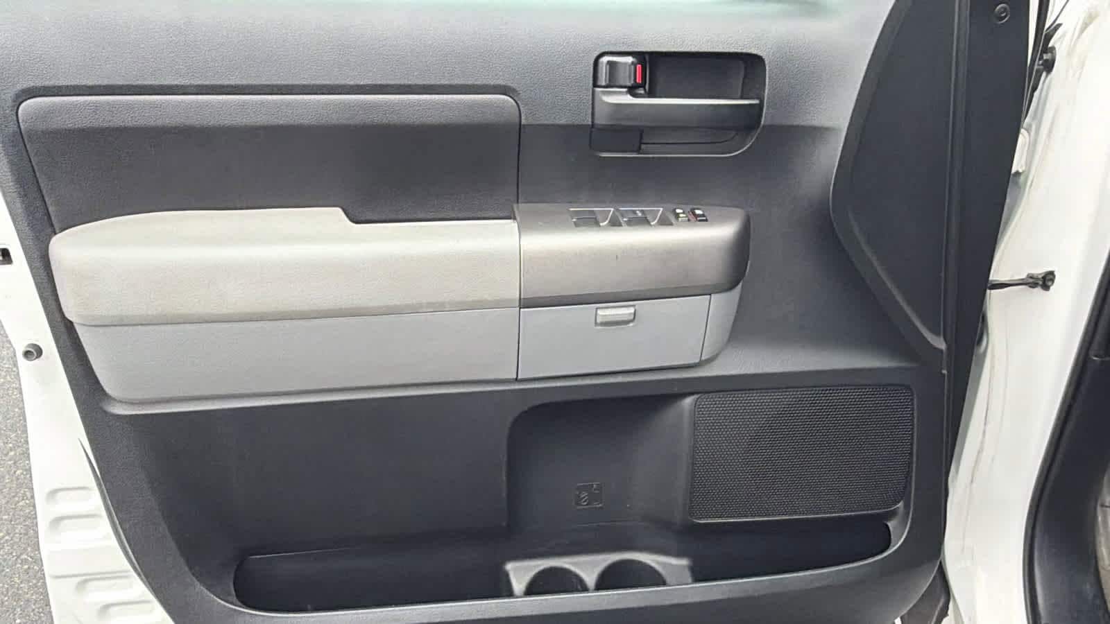 Thumbnail: 2011 Toyota Tundra - 23