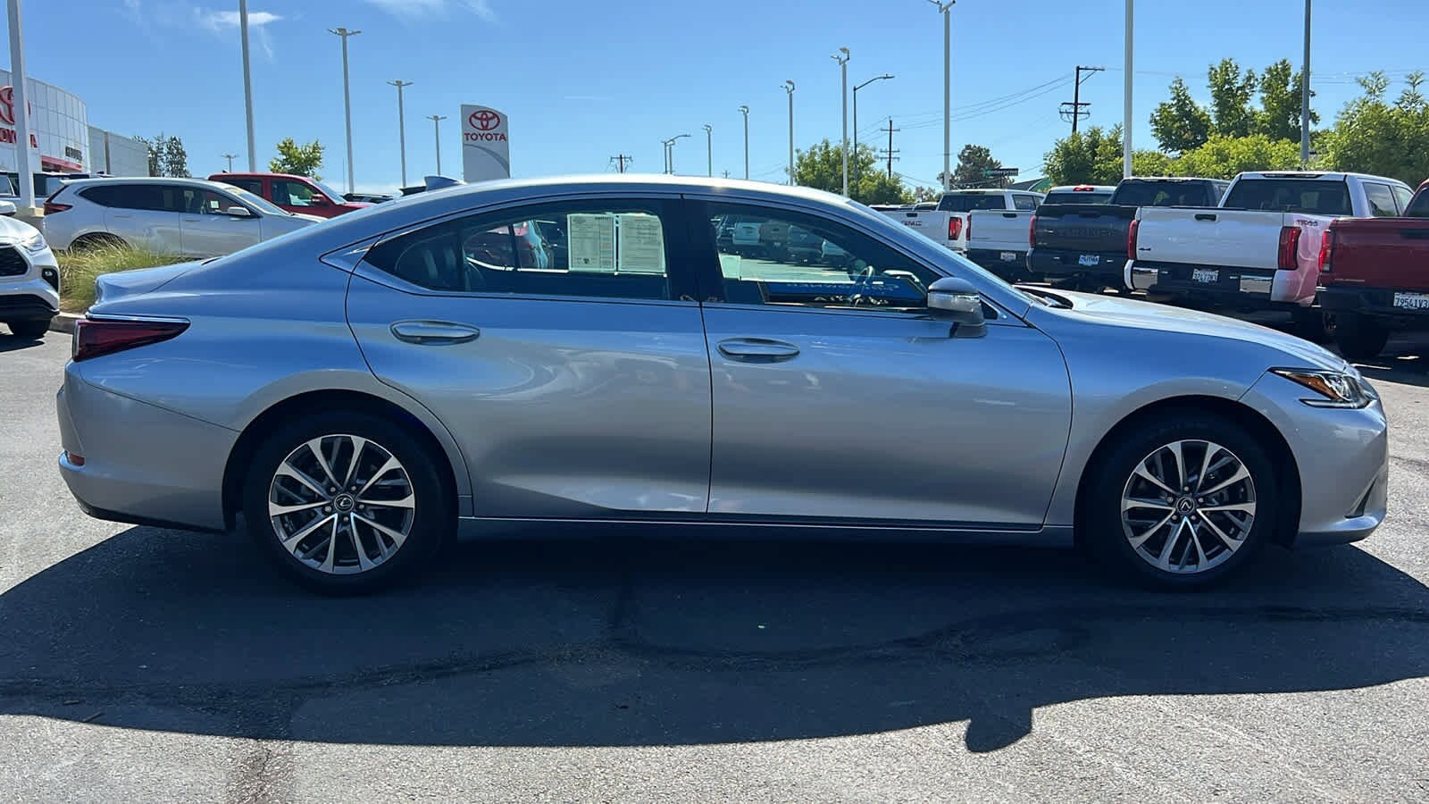 2022 Lexus ES 350 photo 4