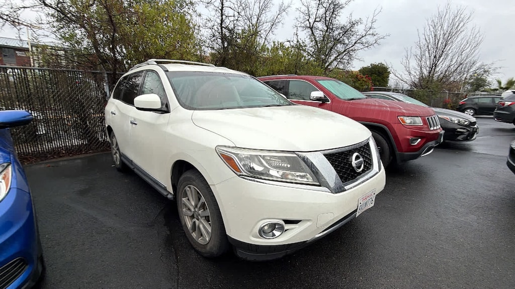 Used 2015 Nissan Pathfinder SL SUV