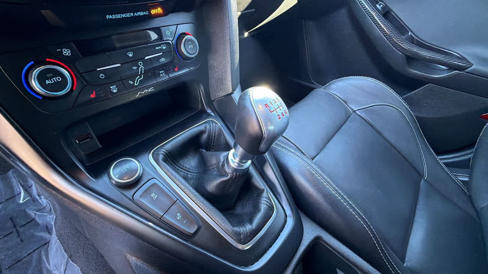 Thumbnail: 2016 Ford Focus - 13