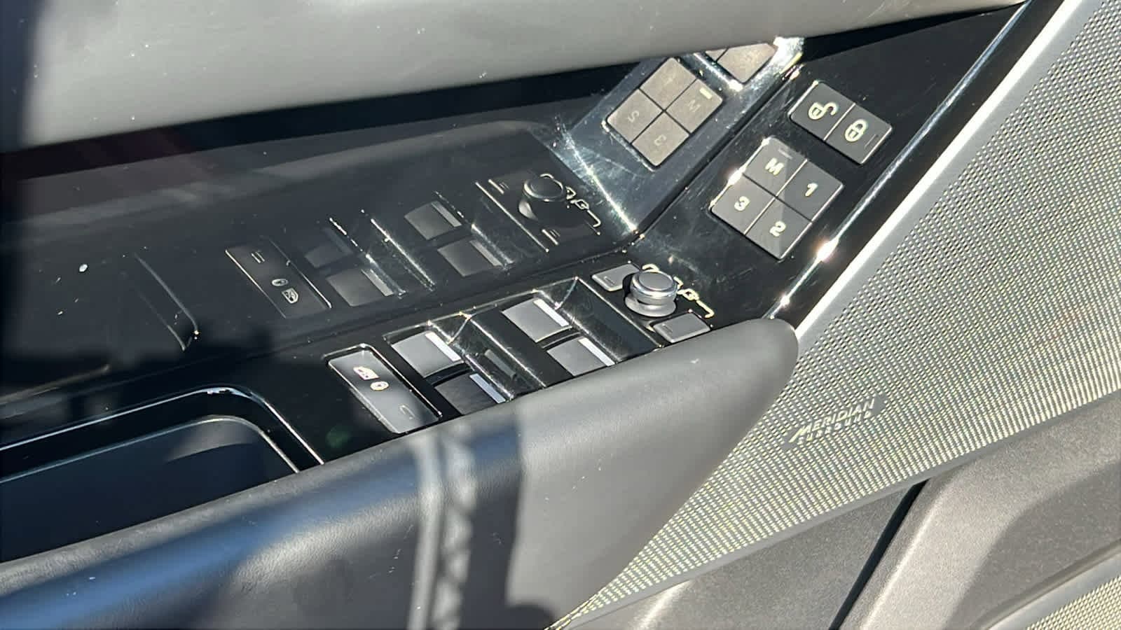 Thumbnail: 2019 Land Rover Range Rover Velar - 22