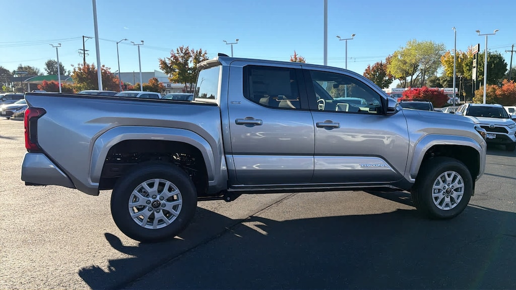 New 2025 Toyota Tacoma SR5 4X4 DOUBLE CAB