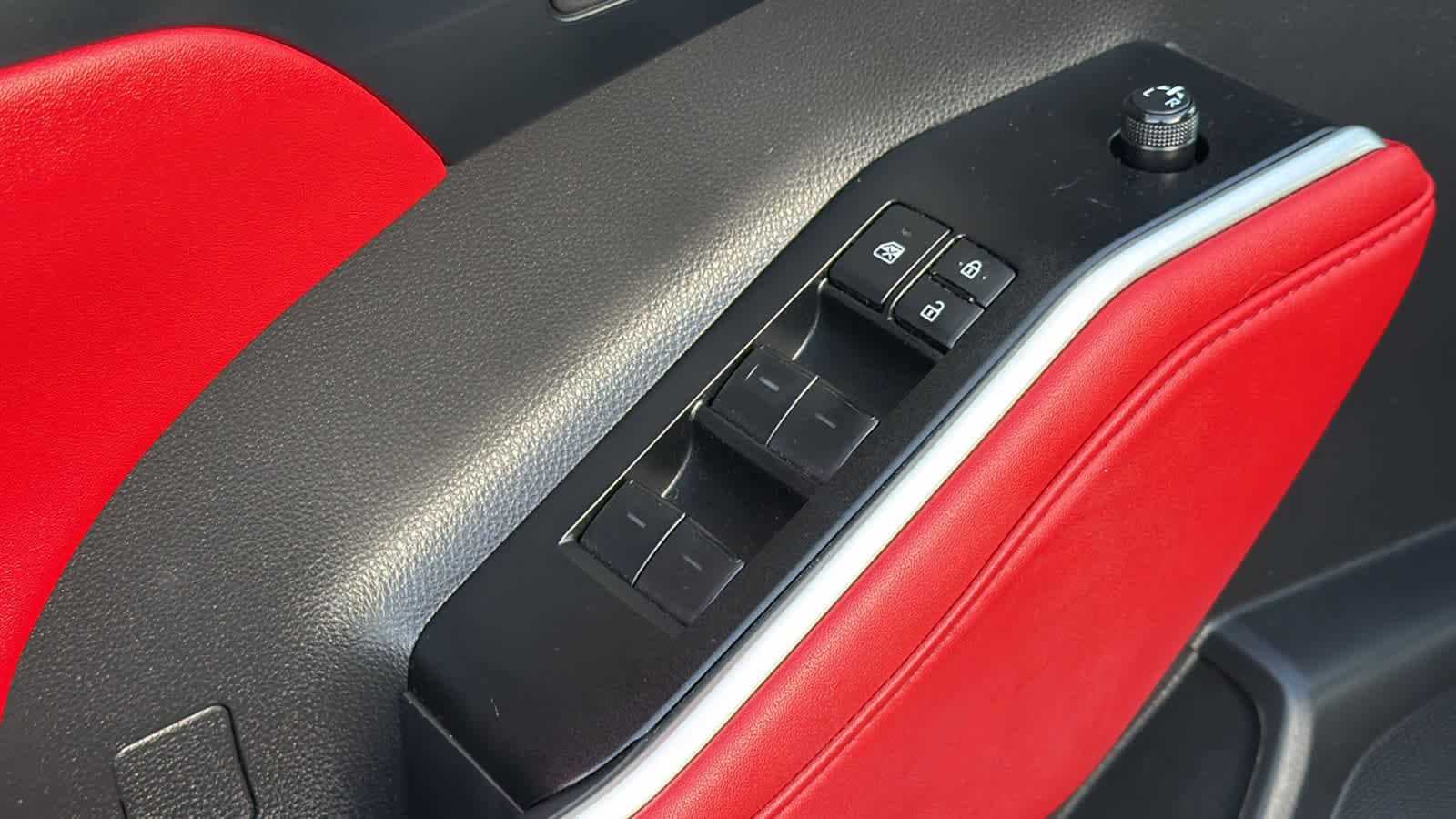 Thumbnail: 2022 Toyota Highlander - 22