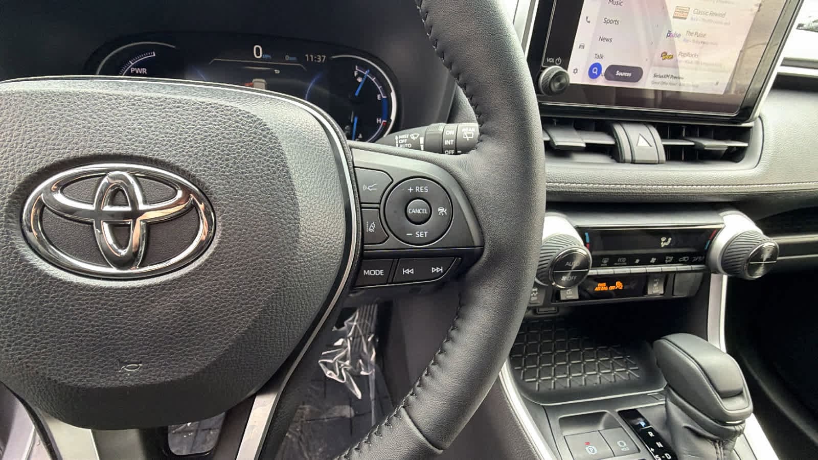 Thumbnail: 2025 Toyota RAV4 - 20