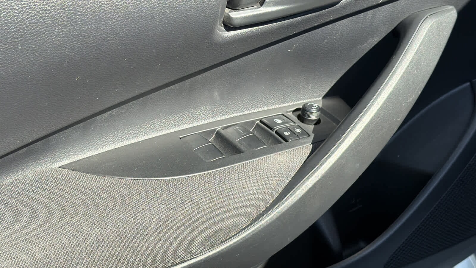 Thumbnail: 2023 Toyota Corolla - 22