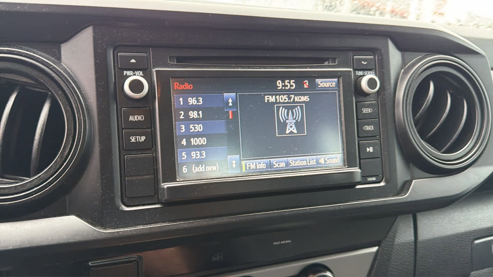 Thumbnail: 2018 Toyota Tacoma - 15