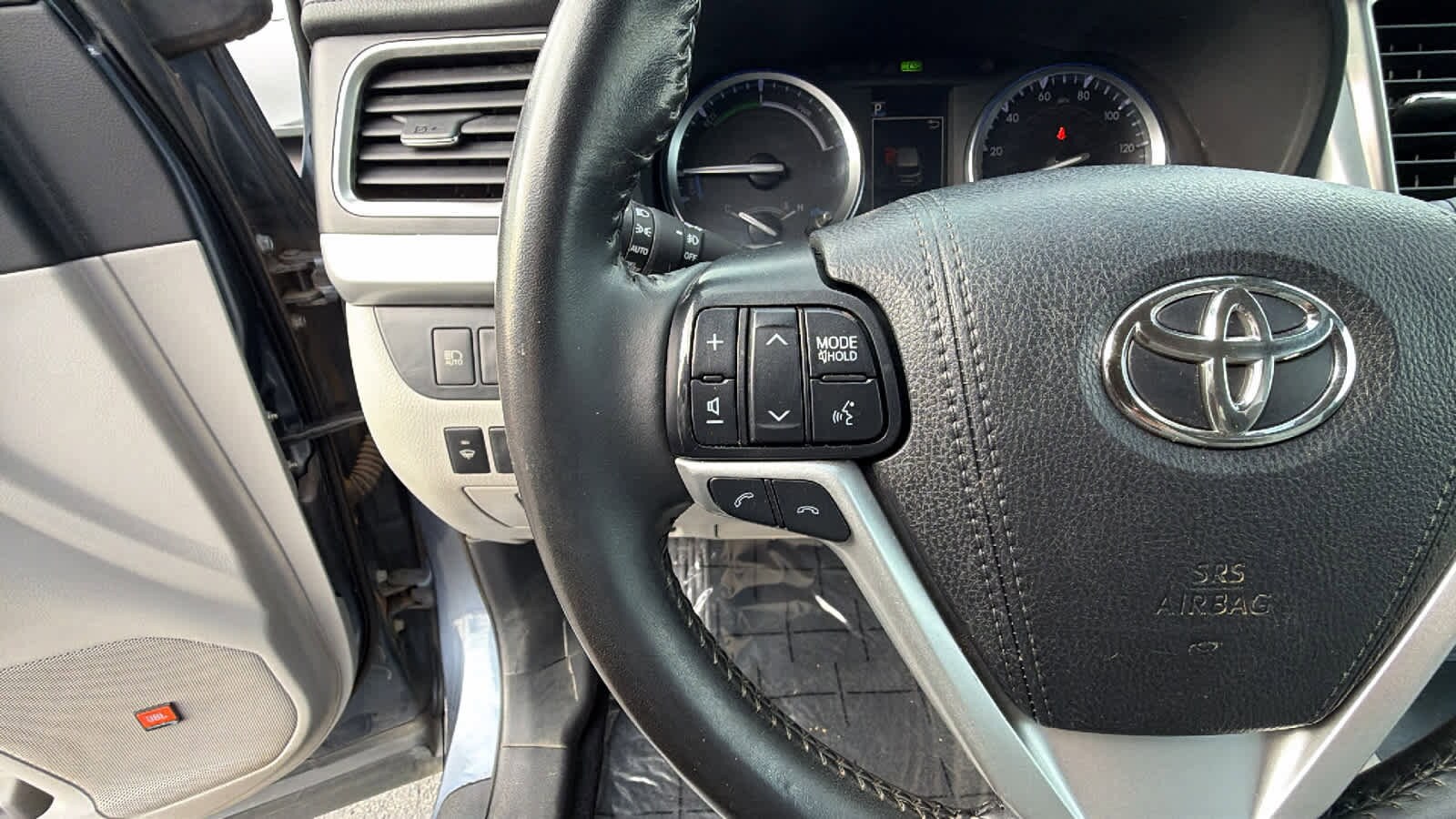 Thumbnail: 2019 Toyota Highlander - 19