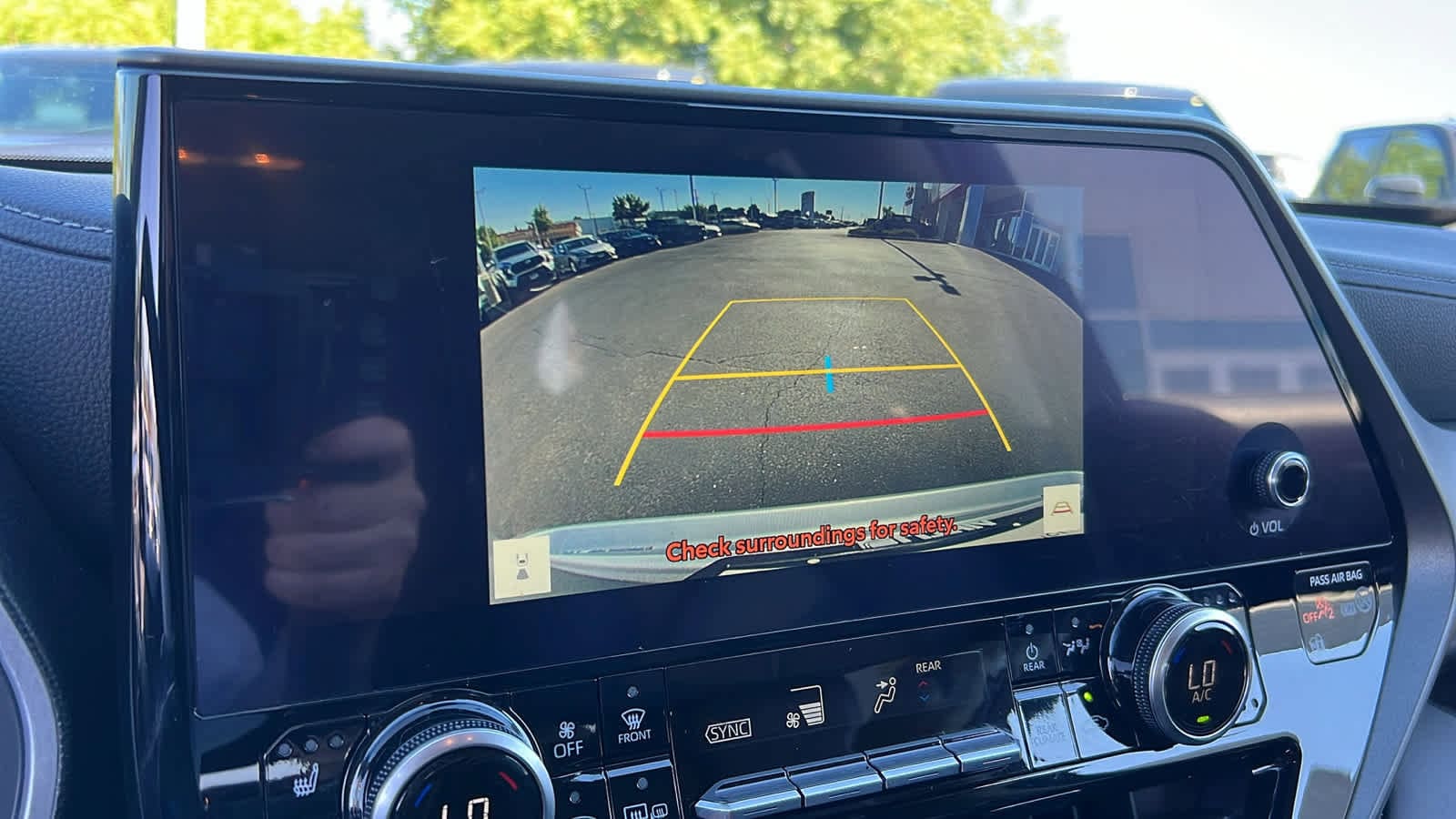 Thumbnail: 2023 Toyota Highlander - 16