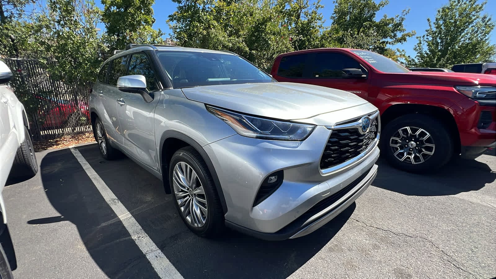 Thumbnail: 2022 Toyota Highlander - 2