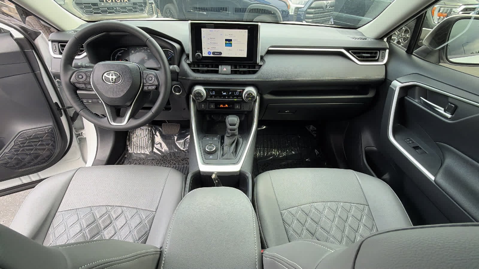 Thumbnail: 2025 Toyota RAV4 - 26