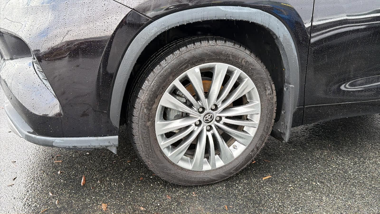 Thumbnail: 2022 Toyota Highlander - 9