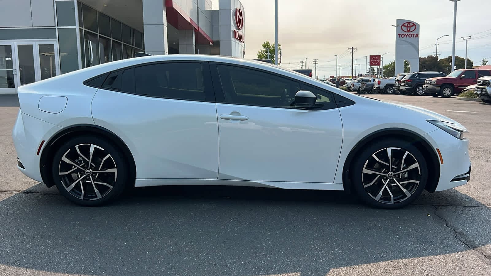 Thumbnail: 2024 Toyota Prius Prime - 4