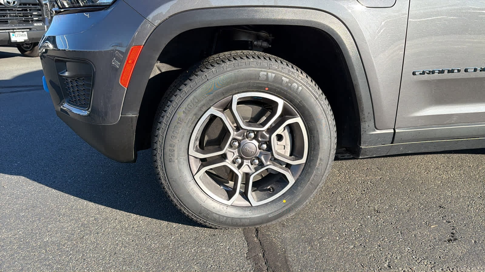 Thumbnail: 2022 Jeep Grand Cherokee - 9