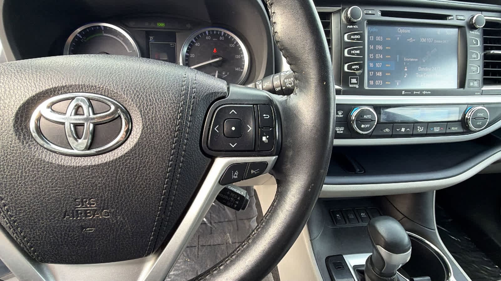 Thumbnail: 2019 Toyota Highlander - 20