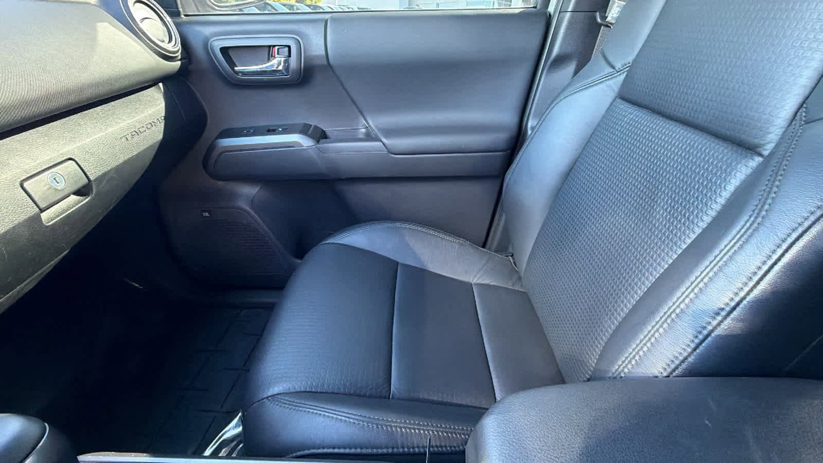 Thumbnail: 2023 Toyota Tacoma - 12