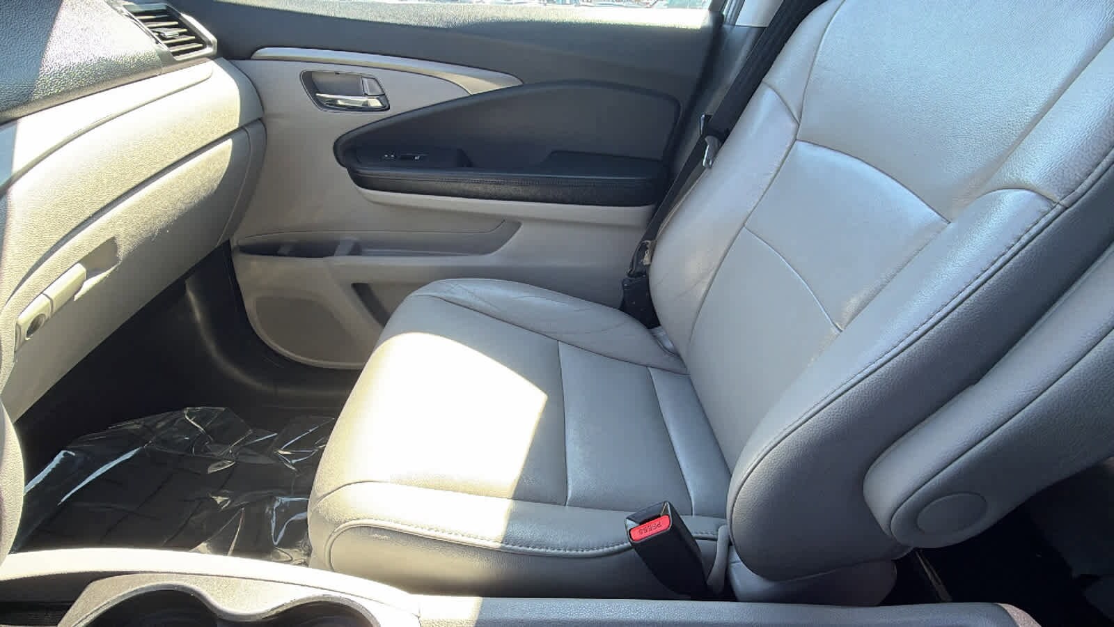 Thumbnail: 2018 Honda Pilot - 12