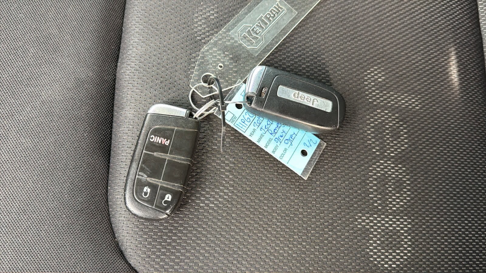 Thumbnail: 2017 Jeep Renegade - 29