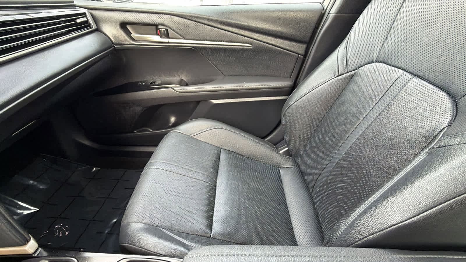 Thumbnail: 2025 Toyota Camry - 12