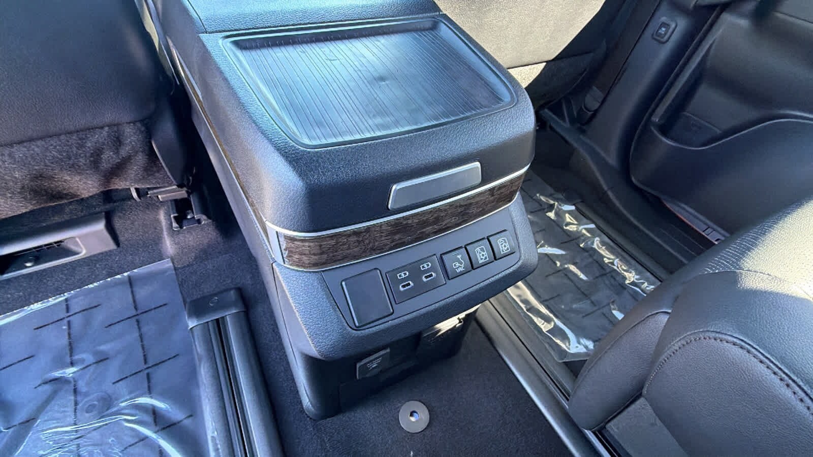 Thumbnail: 2026 Toyota Sienna - 25