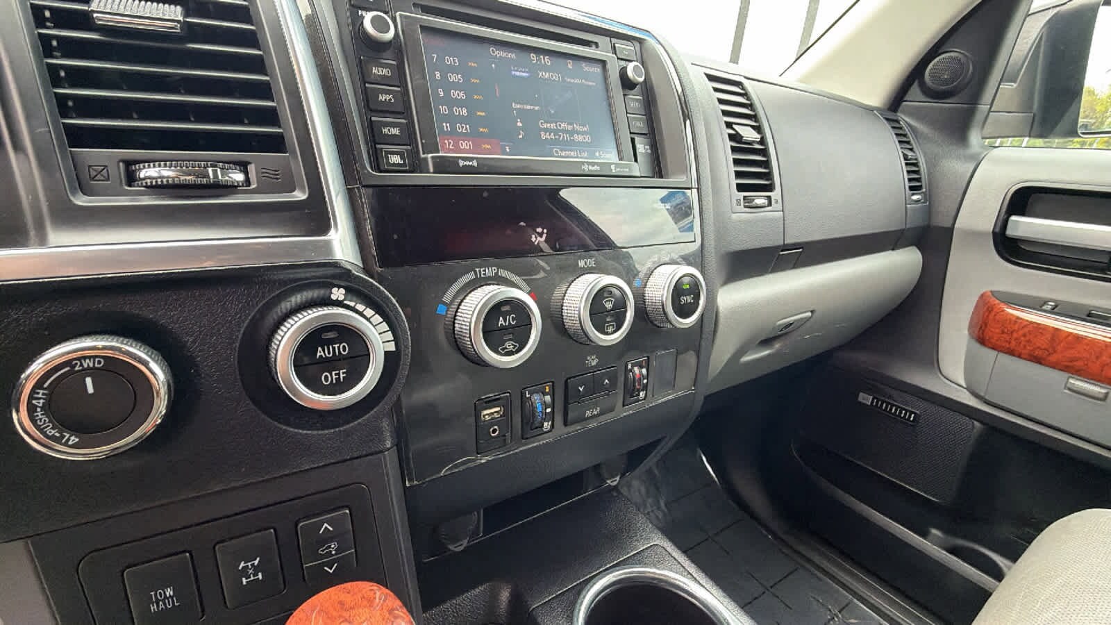 Thumbnail: 2019 Toyota Sequoia - 14