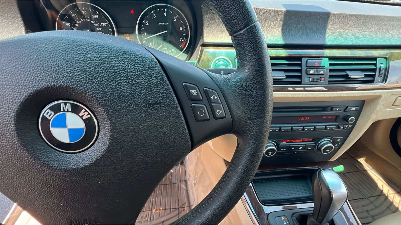 Thumbnail: 2010 BMW 3 Series - 20