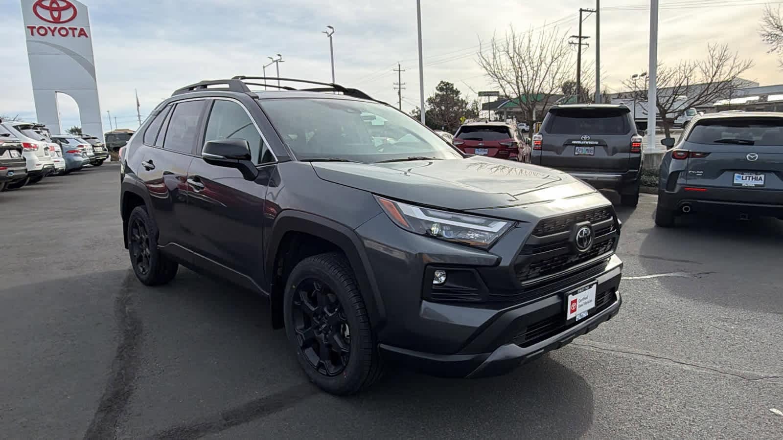 Thumbnail: 2022 Toyota RAV4 - 3