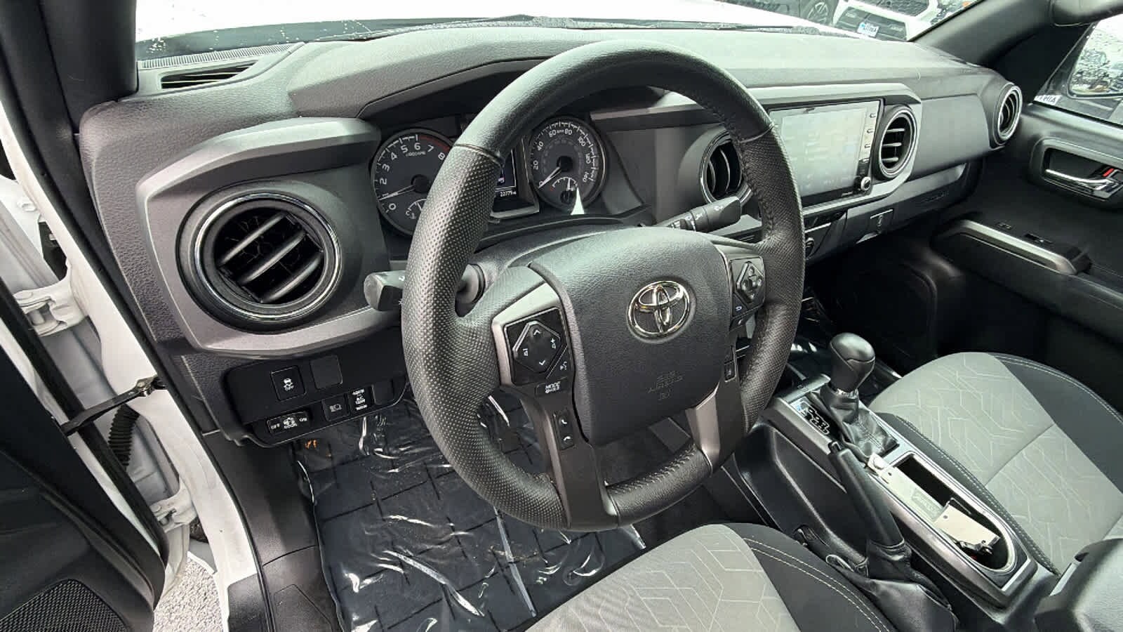 Thumbnail: 2023 Toyota Tacoma - 10